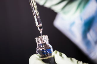 Un Cercetator Roman La Oxford Explica Avantajele Vaccinului Anti Covid 19 Realizat De AstraZeneca Nu Va Necesita Aceleasi Conditii Restrictive 