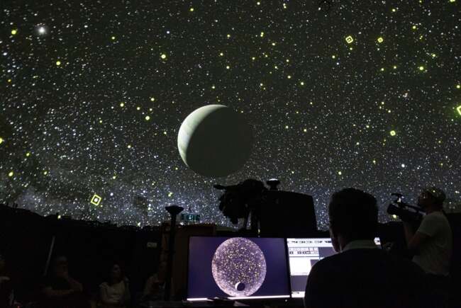 1695784planetariu