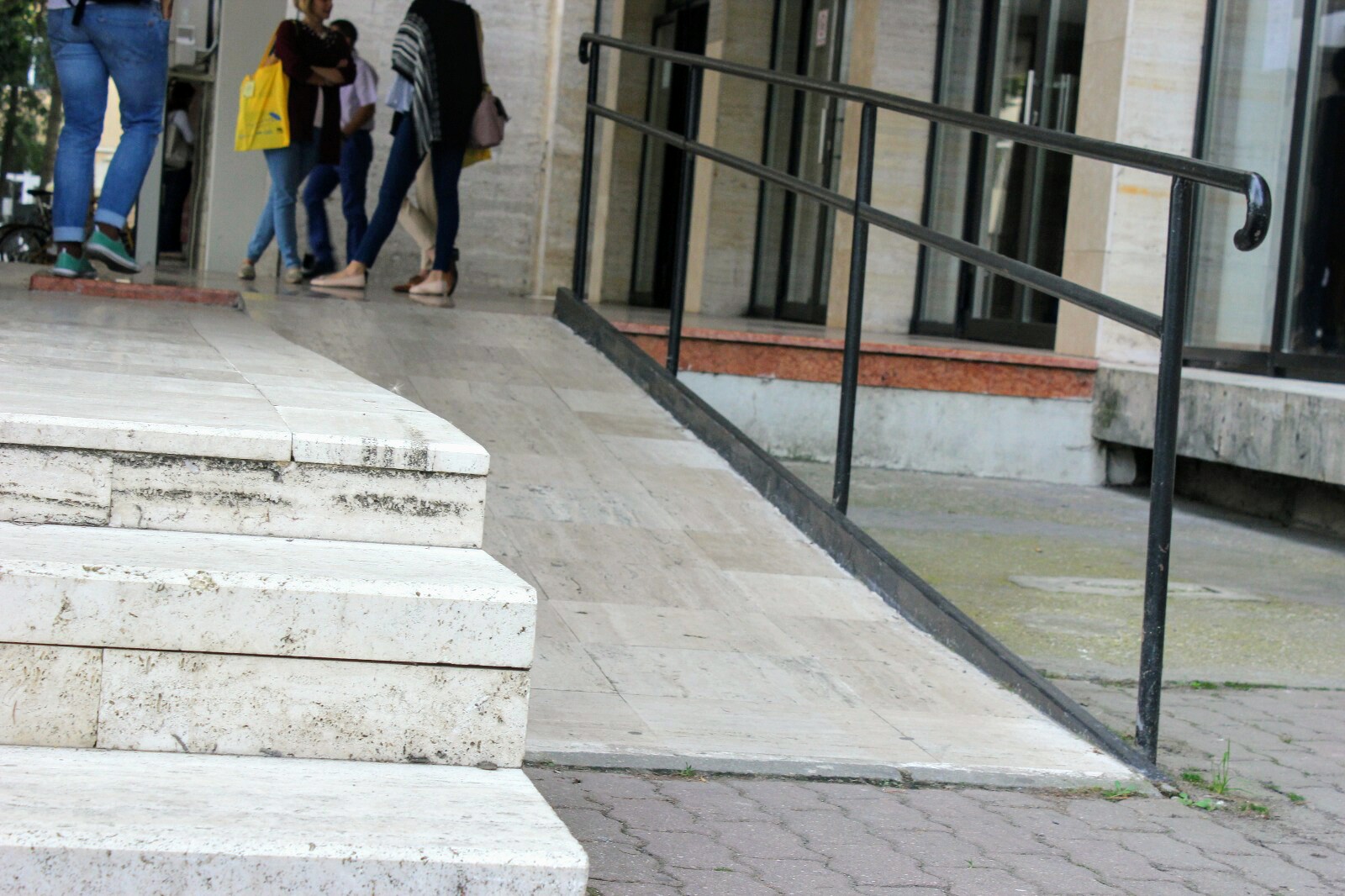5 / 8 Rampa persoane cu dizabilităţi 2